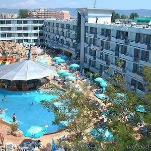 Szálloda Kotva, Napospart